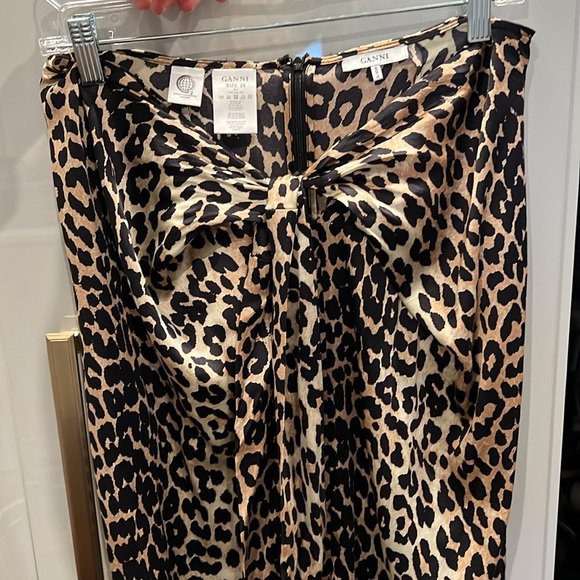 GANNI silk blend leopard tie front skirt ❤️ - Picture 5 of 6